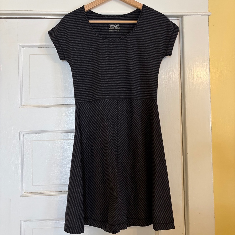 OUTDOOR RESEARCH Bryn Charcoal Striped Dress 4 Fit & Flare Active Travel EUC